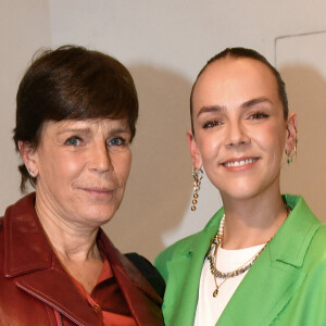 Pauline Ducruet et sa mère la princesse Stéphanie de Monaco - Backstage du défilé Alter Femme Automne/Hiver 2022/2023 lors de la Fashion Week de Paris le 1er mars 2022. © Veeren/Bestimage 