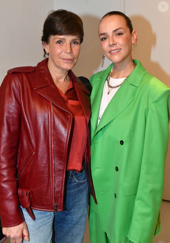 Pauline Ducruet et sa mère la princesse Stéphanie de Monaco - Backstage du défilé Alter Femme Automne/Hiver 2022/2023 lors de la Fashion Week de Paris le 1er mars 2022. © Veeren/Bestimage 
