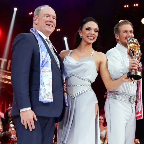 Clown D'or remis par le prince Albert II et la princesse Stephanie aux éléphantes de Elvis et Cvetomira Errani lors de la remise de prix de la 46ème édition du festival international du cirque de Monte-Carlo le 23 janvier 2024. © Jean-François Ottonello / Nice Matin via Bestimage 