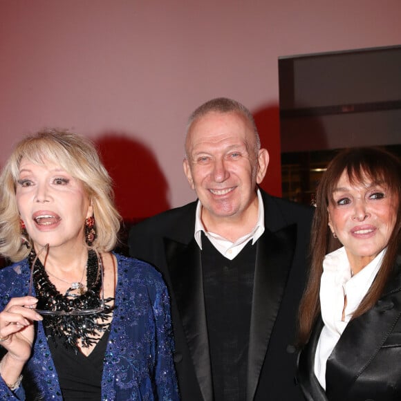 Amanda Lear, Jean-Paul Gaultier et Babeth Djian - " Dîner de la Mode " au bénéfice du Sidaction, au Palais de Tokyo, dans le cadre de la Fashion Week de Paris. Le 25 Janvier 2024. © Olivier Borde-Bertrand Rindoff / Bestimage