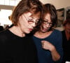 Décédée le 16 juillet 2023, c'est donc l'ancienne muse de Serge Gainsbourg qui devait se produire lors de cette date sans savoir qu'elle vivait ses derniers jours.
Jane Birkin et Kate Barry à Dinard, le 5 octobre 2012.