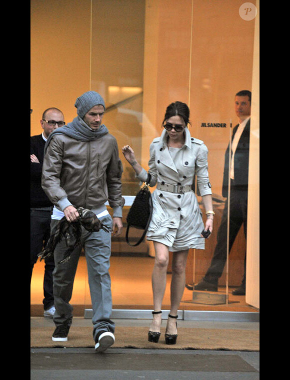 David et Victoria Beckham font du shopping à Milan en janvier 2010