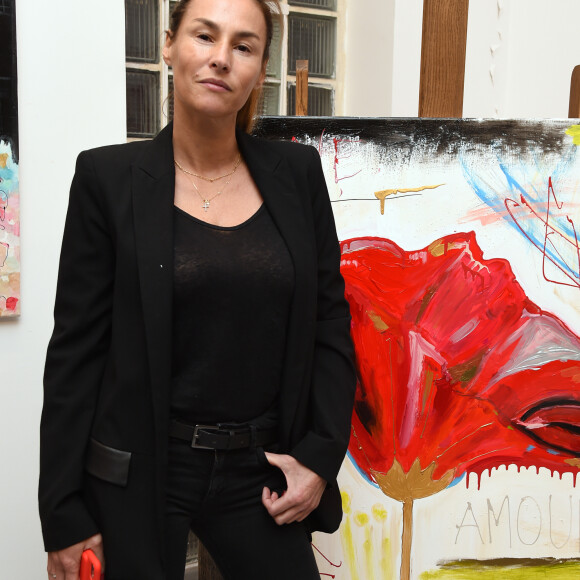 Vanessa Demouy - Vernissage de l'exposition de l'artiste peintre Caroline Faindt "Une plongée au coeur de la couleur" au Studio Faidherbe à Paris le 26 septembre 2018. © Giancarlo Gorassini/Bestimage