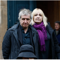 VIDEO Mort de Gérard Leclerc : Sa veuve Julie toujours effondrée 6 mois après, "c'est dur après 40 ans de mariage..."