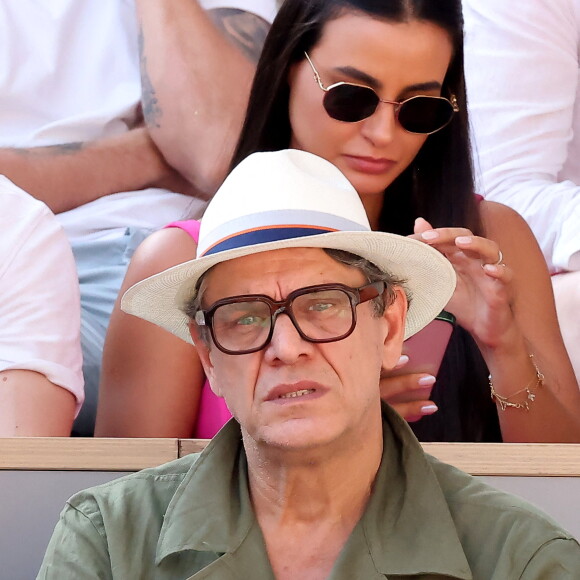 Marc Lavoine dans les tribunes des Internationaux de France de tennis de Roland Garros 2023 le 6 juin 2023. © Jacovides-Moreau/Bestimage