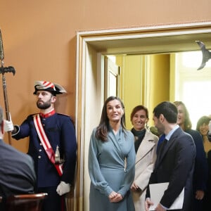 La reine Letizia d'Espagne visite les aménagements d'accessibilité du Palais royal d'Aranjuez et remet les prix nationaux Reine Letizia "Handicap 2022" le 29 janvier 2024.