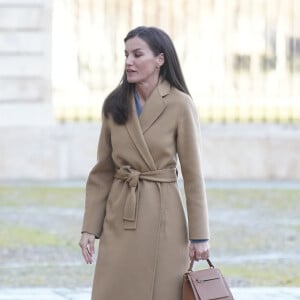 Elle a présenté, ce jour-là, un look à deux facettes...
La reine Letizia d'Espagne visite les aménagements d'accessibilité du Palais royal d'Aranjuez et remet les prix nationaux Reine Letizia "Handicap 2022" le 29 janvier 2024.