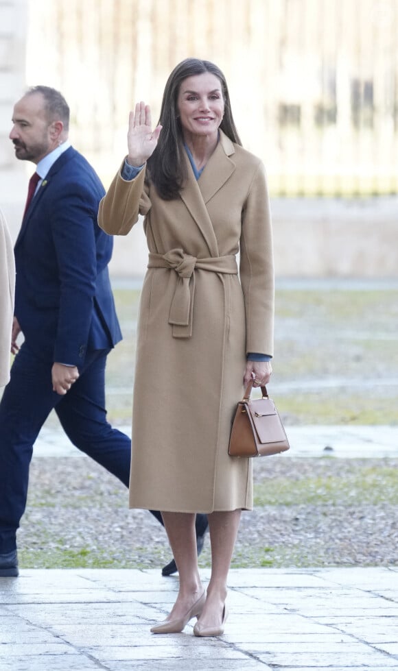 Mère, fille... un seul placard !
La reine Letizia d'Espagne visite les aménagements d'accessibilité du Palais royal d'Aranjuez et remet les prix nationaux Reine Letizia "Handicap".