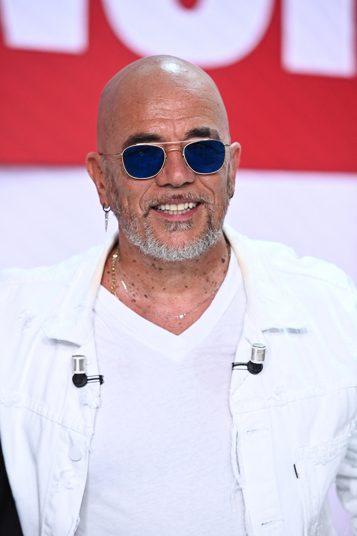 Pascal Cuz Vidéo : Les Dix Commandements : Pascal Obispo attaqué par Élie ...