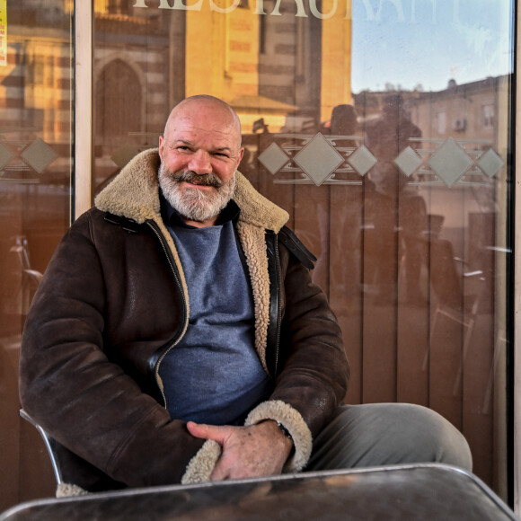 Il a aussi frôlé la mort
Philippe Etchebest sur le tournage de l'émission "Cauchemar en Cuisine" à Agen, le 20 février 2023.