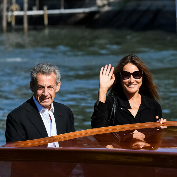Nicolas Sarkozy et sa femme Carla Bruni arrivent au Lido lors du 80ème édition du festival international du film de Venise, la Mostra, à Venise, Italie, le 2 septembre 2023. © SGP/Bestimage 