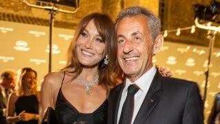 Carla Bruni-Sarkozy toujours aussi amoureuse : 16 ans de mariage avec son "amour" Nicolas, du pur bonheur