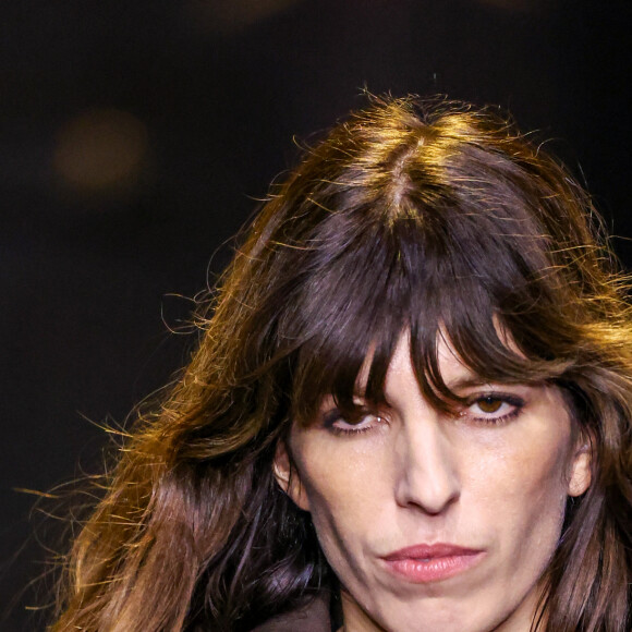 Lou Doillon au défilé Ami - Alexandre Mattiussi Collection Homme Prêt-à-Porter Automne/Hiver 2024-2025 lors de la Fashion Week de Paris (PFW), à Paris, France, le 19 janvier 2024. 
