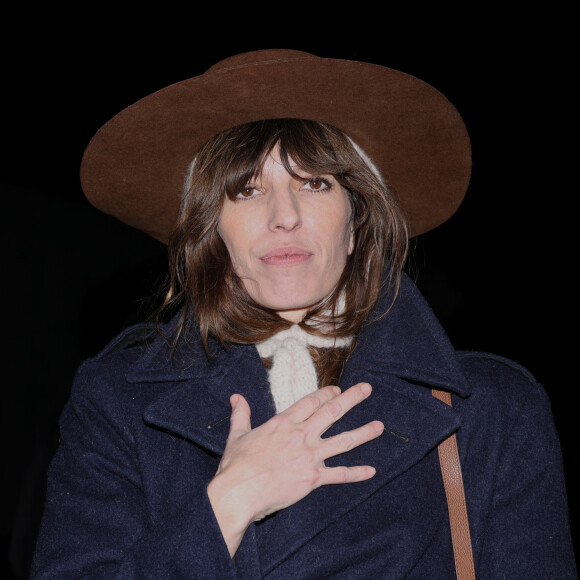 Lou Doillon - Arrivées des personnalités au défilé AMI collection homme automne/hiver 2024/2025 lors de la fashion week à Paris (PFW) le 18 janvier 2024. © Denis Guignebourg / Bestimage 