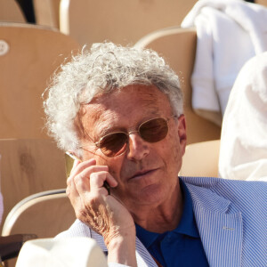 Nelson Monfort en tribunes lors des Internationaux de France de tennis de Roland Garros 2023 à Paris, France, le 2 juin 2023. © Moreau-Jacovides/Bestimage