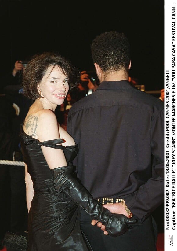 Béatrice Dalle et JoeyStar au Festival de Cannes en 2001.