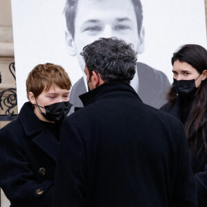 et pour Léa Seydoux qui était très proche de lui, son "frère" de cinéma
Léa Seydoux - Sorties des obsèques (bénédiction) de Gaspard Ulliel en l'église Saint-Eustache à Paris. Le 27 janvier 2022 © Jacovides-Moreau / Bestimage