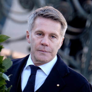 Il a expliqué que son père et sa femme avaient des relations "chaleureuses" depuis leur mariage en 2003. 
Emmanuel Philibert de Savoie lors du 146ème anniversaire de la Garde d'honneur du Panthéon au monument Victor-Emmanuel II (Altare della Patria - Autel de la Patrie) à Rome. Le 21 janvier 2024 © LaPresse / Panoramic / Bestimage 