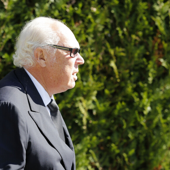 Exclusif - Le prince Victor-Emmanuel de Savoie - Obsèques de Robert Zellinger de Balkany, décédé le 19 septembre dernier, à l'âge 84 ans en l'église Saint-Paul de Coligny, Coligny-Genève. Robert Zellinger de Balkany était promoteur immobilier, fondateur de la SCC (Sociétés des Centres Commerciaux), il possède un empire constitué de dizaines de centres commerciaux à l'échelle internationale. Genève, (Canton de vaud) le 25 septembre 2015 