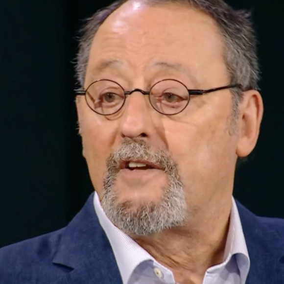 Laurent Delahousse a reçu l'acteur Jean Reno dans "20h30 le dimanche", sur France 2.