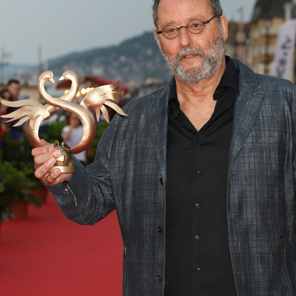 Jean Reno sur le tapis rouge du prix du court métrage lors du 37ème festival du film de Cabourg (37ème journées romantiques du 14 au 18 juin 2023), à Cabourg, France, le 16 juin 2023. © Coadic Guirec/Bestimage 