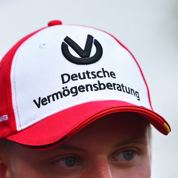 Mick Schumacher effectue un tour d'honneur au volant de la monoplace de son père, Michael Schumacher, avec laquelle celui-ci avait remporté il y a 25 ans son premier grand prix de Formule 1 à Spa-Francorchamps, Grand Prix de Belgique - 27 Août 2017 Belgian Formula One Grand Prix at Circuit de Spa-Francorchamps, Spa-Francorchamps, Belgium - 27 Aug 2017