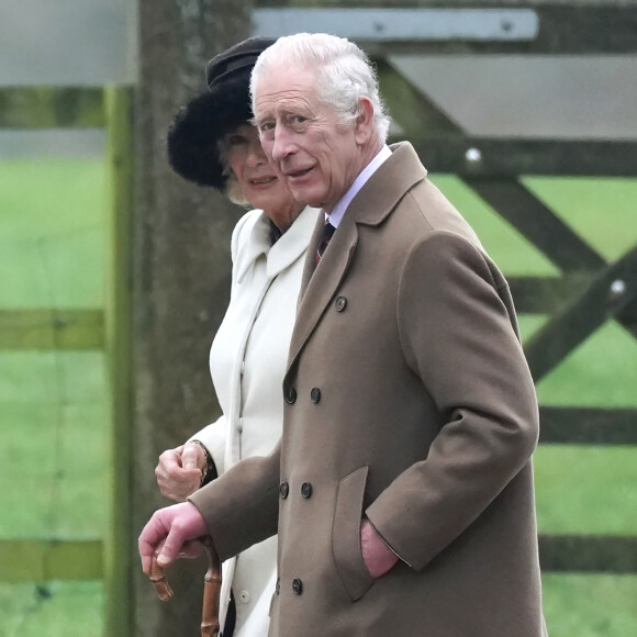 Le roi a donc toutes les cartes en main pour vaincre la maladie !
Le roi Charles III d'Angleterre et Camilla Parker Bowles, reine consort d'Angleterre sont allés à l'église de Sandringham le 11 février 2024. 