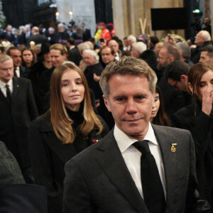 Mais semblaient très tristes pour ce grand-père qu'elles aimaient beaucoup. 
La princesse Vittoria de Savoie, La princesse Clotilde Courau de Savoie, Le prince Emmanuel-Philibert de Savoie, Marina Ricolfi Doria - La cérémonie funéraire de Victor Emmanuel de Savoie, fils du dernier roi d'Italie, en la cathédrale Saint-Jean-Baptiste de Turin, le 10 février 2024.