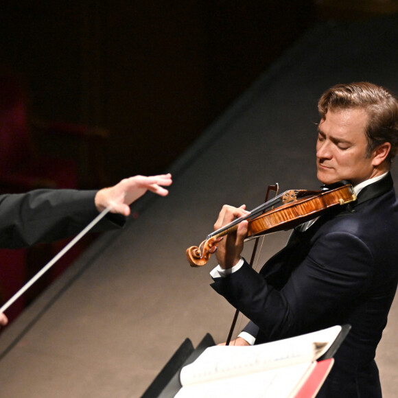 Lionel Bringuier et Renaud Capuçon - durant un concert gratuit de l'Orchestre Philharmonique de l'Opéra Nice Côte d'Azur dans l'opéra à Nice le 29 août 2020. La musique classique reprend à Nice en mode distanciation sociale et mesures barrières pour le public en raison de l'épidémie de coronavirus (Covid-19). Ce concert était donné dans le cadre des festivités culturelles organisées en marge du Grand Départ du Tour de France 2020, à Nice.