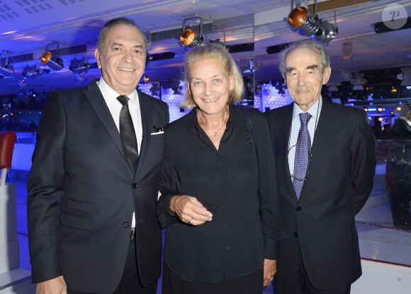 Jean Nainchrik, Robert Badinter et sa femme Elisabeth - Michel Drucker a remis la Légion d'honneur à Jean Nainchrik au Pavillon Gabriel à Paris, le 28 septembre 2014.
