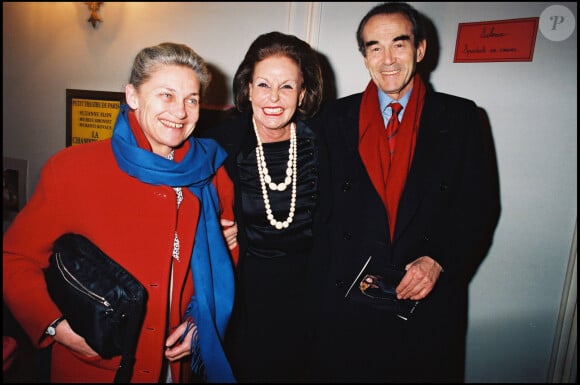 Robert, quant à lui, était marié. 
Robert et Elisabeth Badinter - Première de la place 'La Chambre d'Amis' au Petit Théâtre de Paris