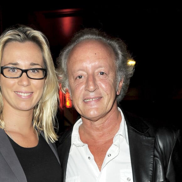 EXCLUSIF - Didier Barbelivien et sa femme Laure dans la loge après le concert de Sylvie Vartan à l'Olympia.