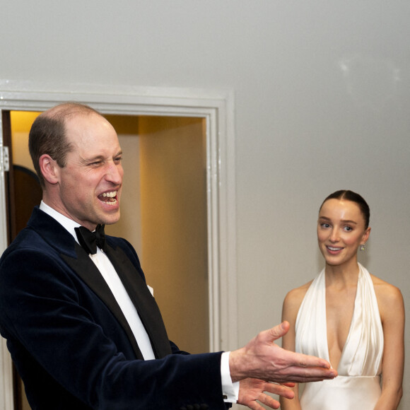 Le prince William avec Phoebe Dynevor, Ayo Edebiri et Sophie Wilde avec lors des BAFTA awards au Royal Albert Hall à Londres le 18 février 2024. © Jordan Pettitt/PA Wire/ABACAPRESS.COM