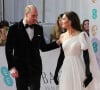Chaque année, il arpentait le tapis rouge avec son épouse la princesse Kate mais pour raisons médicales, elle était absente de cette 77e édition
Le prince William, prince de Galles, et Catherine (Kate) Middleton, princesse de Galles, arrivent à la 76ème cérémonie des British Academy Film Awards (BAFTA) au Royal Albert Hall à Londres, le 19 février 2023.