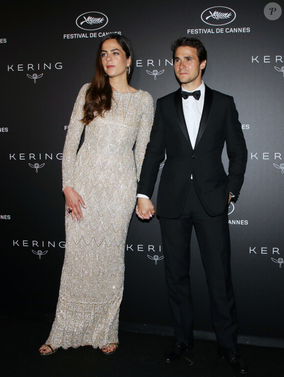 Anouchka Delon et son compagnon Julien Dereims - Photocall de la soirée Kering "Women In Motion Awards", Place de la Castre, lors du 72ème Festival International du Film de Cannes. Le 19 mai 2019 © Denis Guignebourg / Bestimage 