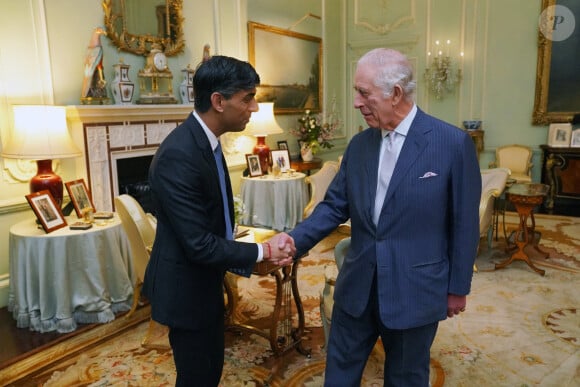 Pour sa première audience en personne.
Le roi Charles III d'Angleterre, rencontre le Premier ministre britannique Rishi Sunak pour sa première audience en personne depuis le diagnostic de cancer du roi, au palais de Buckingham, à Londres, Royaume-Uni, le 21 février 2024. 