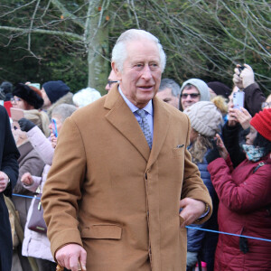 Charles III a été "ému jusqu'aux larmes".
Le roi Charles III d'Angleterre, - La famille royale d'Angleterre au premier service de Noël à Sandringham depuis le décès de la reine Elizabeth II. 