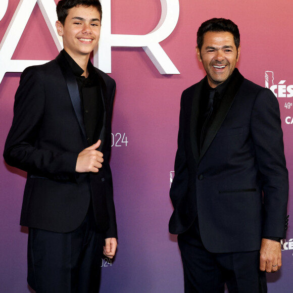 Grand et élancé, le jeune homme de 15 ans est un savant mélange de ses parents

Jamel Debbouze et son fils Léon - Photocall des lauréats (press room) lors de la 49ème édition de la cérémonie des César à l'Olympia à Paris le 23 février 2024 © Dominique Jacovides / Olivier Borde / Bestimage