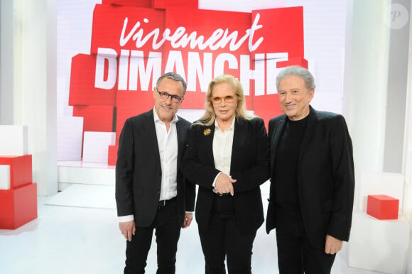 Exclusif - Emmanuel Chaunu, Sylvie Vartan et Michel Drucker lors de l'enregistrement de l'émission Vivement dimanche au studio Gabriel à Paris, sur France 3. © Guillaume Gaffiot/Bestimage