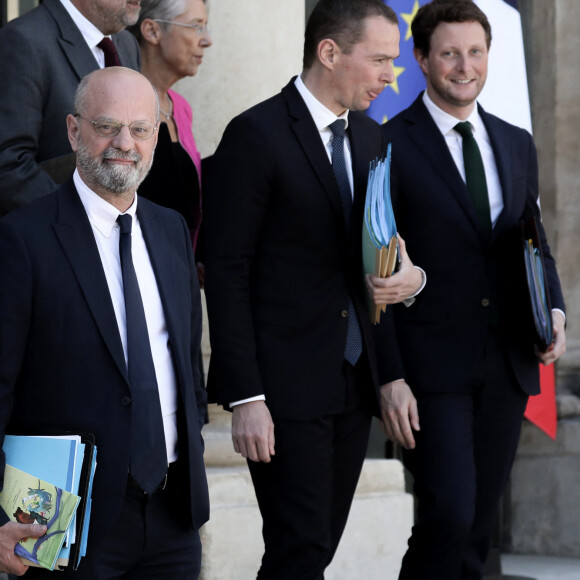 Jean-Michel Blanquer à la sortie du dernier conseil des ministres, au palais de l'Elysée, Paris, le 11 mai 2022. © Stéphane Lemouton / Bestimage