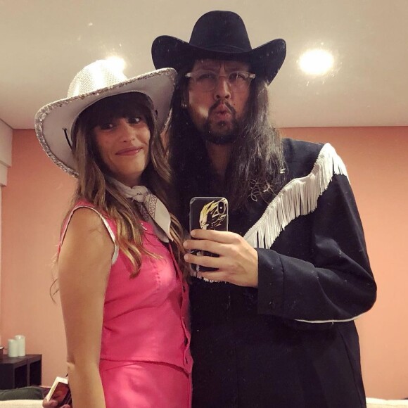 Le demi-frère deCharlotte Gainsbourg et sa chérie ont annoncé il y a quelques mois s'être installés au Portugal.
Lulu Gainsbourg, Instagram