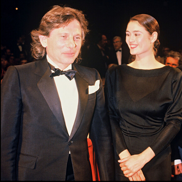 "Il sait très bien que je n'ai jamais été ni une prostituée ni une menteuse. Je veux juste laver mon nom pour mon fils et ses futurs enfants. Peut-être que je pourrai alors commencer une vie normale."
Charlotte Lewis et Roman Polanski à Cannes pour le film "Pirates", en 1986.