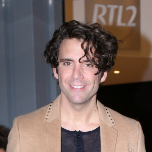 Exclusif - Le chanteur Mika à la sortie des studios de la station RTL2 à Paris le 29 octobre 2019. © Jonathan Rebboah / Panoramic / Bestimage