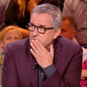 Christophe Dechavanne aux côtés de Léa Salamé aux commandes d'un nouveau numéro de "Quelle époque" diffusé sur la 2.