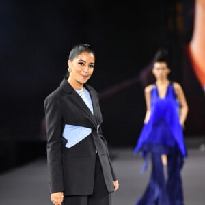 Leïla Bekhti - Défilé "Walk Your Worth" By L'Oreal à l'Ecole Militaire lors de la fashion week PAP femme printemps / été 2023 le 2 octobre 2022. © Veeren / Clovis / Bestimage 