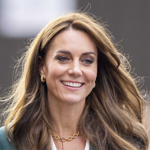 Catherine (Kate) Middleton, princesse de Galles, arrive pour visiter l'usine textile familiale "AW Hainsworth" à Leeds, Royaume Uni, le 26 septembre 2023. 