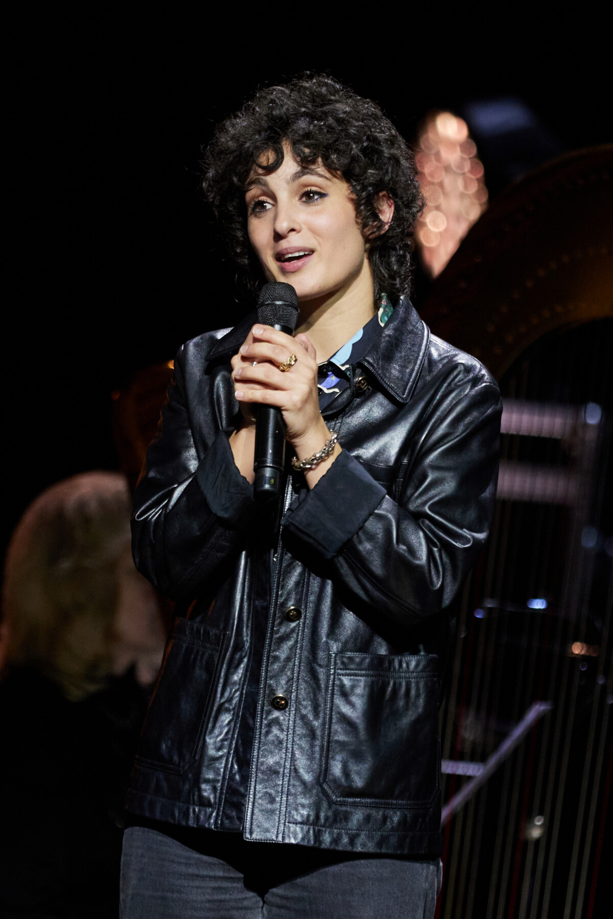 photo-exclusif-barbara-pravi-sc-ne-spectacle-symphonique-claude