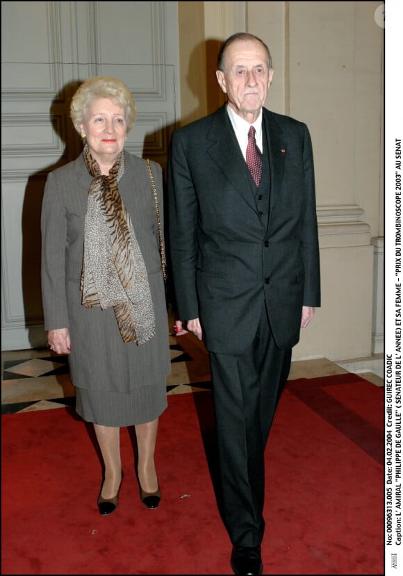 Il avait épousé Henriette de Montalembert de Cers, décédée en 2014
L'amiral Philippe de Gaulle et sa femme (archive)