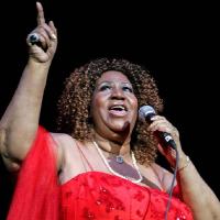 Aretha Franklin : à 68 ans, la Queen of Soul est toujours explosive sur scène !