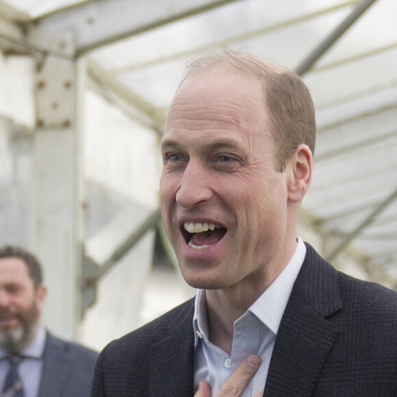 En visite avec des jeunes, il a fait référence aux "talents d'artistes de sa femme". 
Le prince William, prince de Galles visite le terrain de cricket Kia Oval à Londres, le 8 mars 2024. 